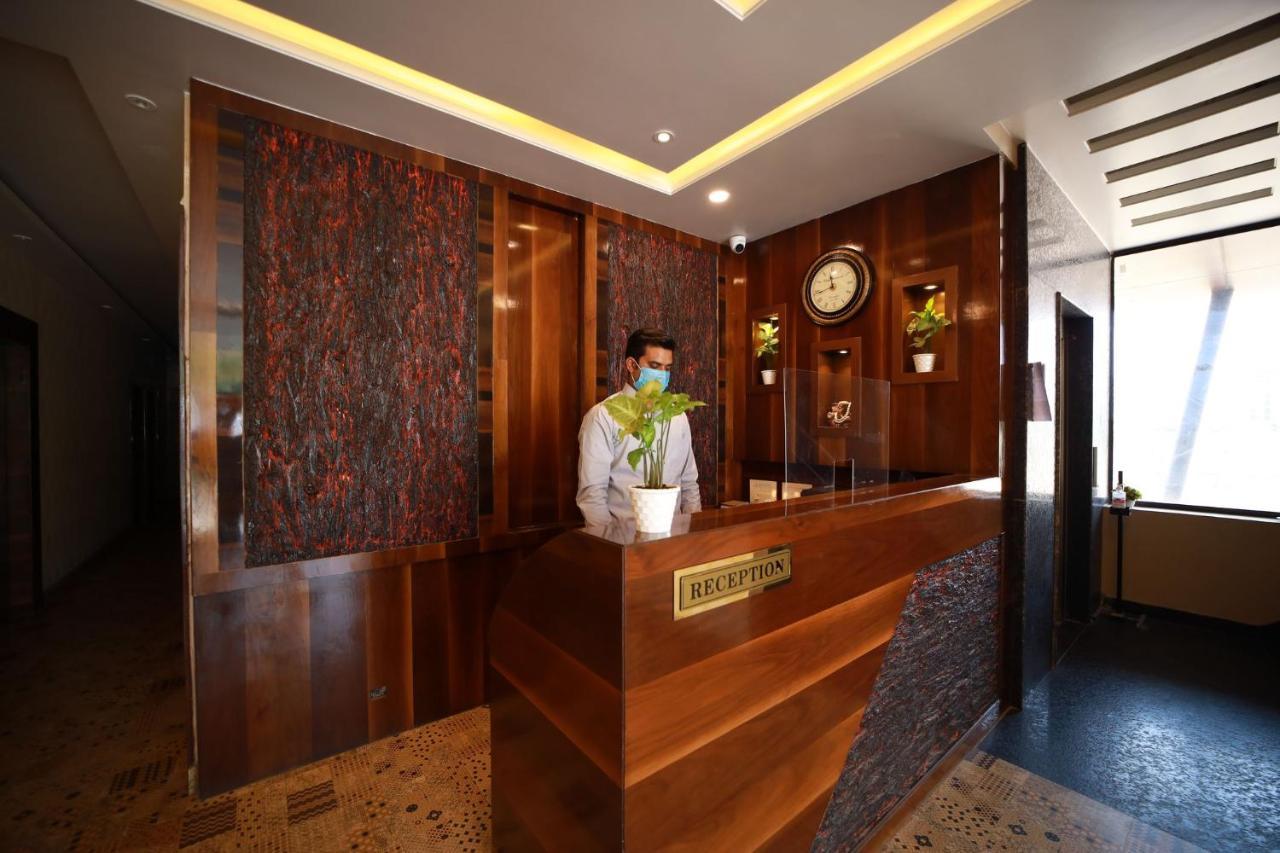 Hotel Neerja Inn Джайпур Екстериор снимка