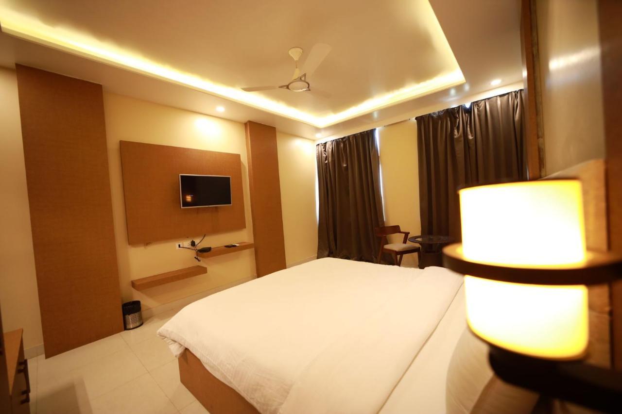 Hotel Neerja Inn Джайпур Екстериор снимка