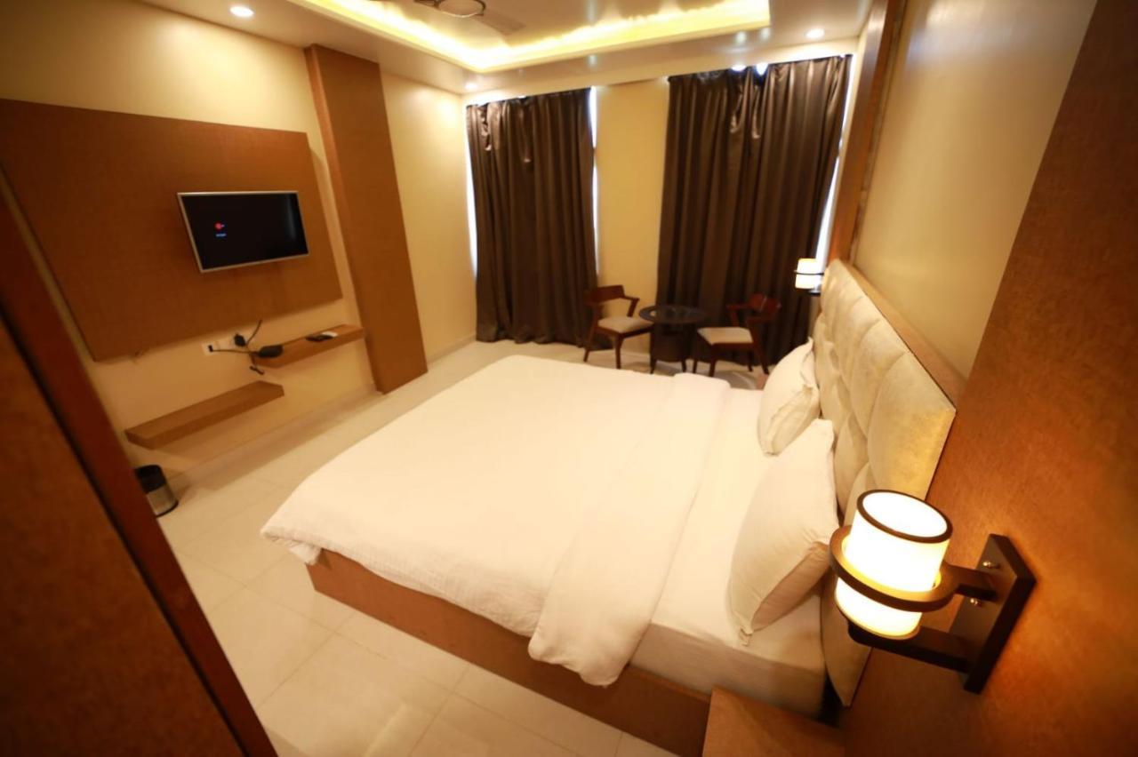 Hotel Neerja Inn Джайпур Екстериор снимка